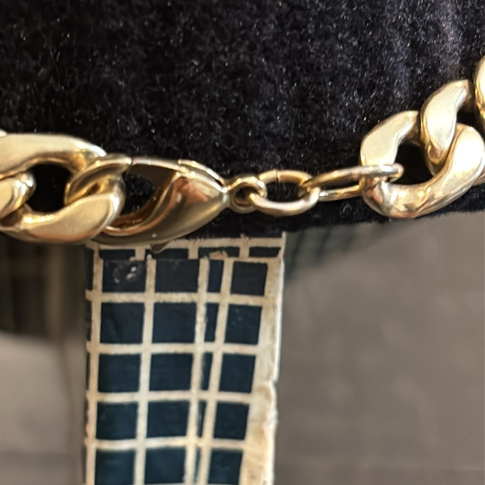 Chunky Gold Tone Link Chain Statement Necklace - Picture 4 of 6